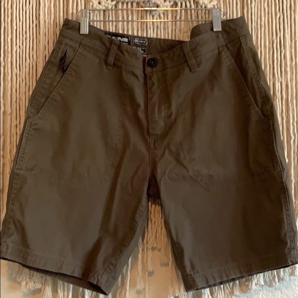 Dakine 4 way stretch shorts